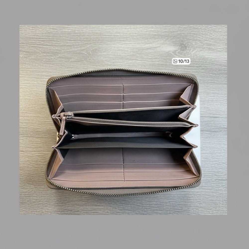 Gucci patent leather Wallet - Picture 9 of 9